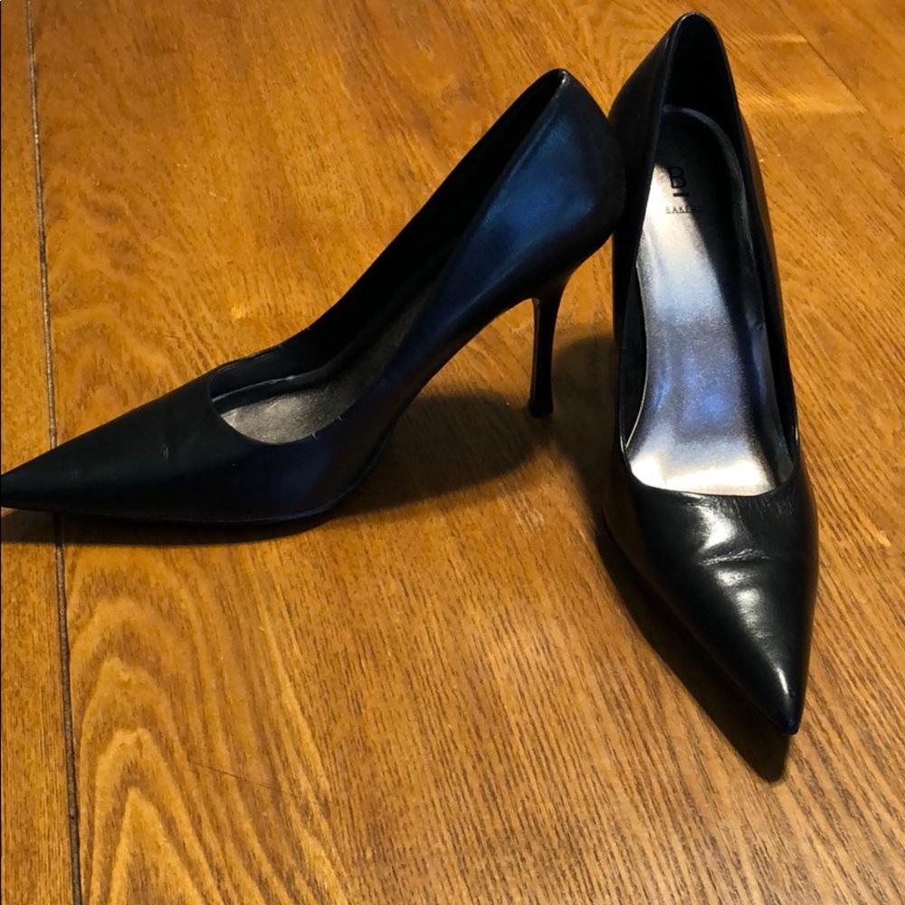 Black stiletto pumps